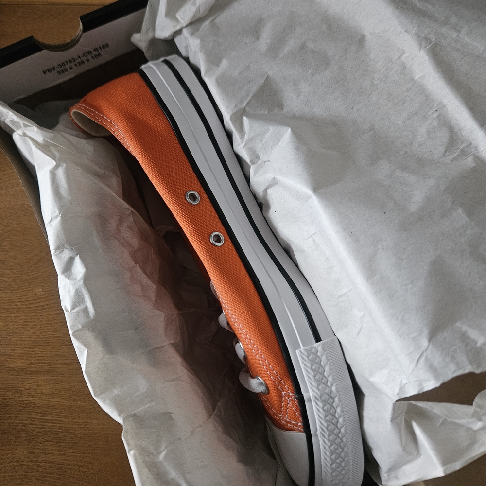 Converse Orange Low-Top Sneakers New In Box Mens 8 - Picture 2 of 8